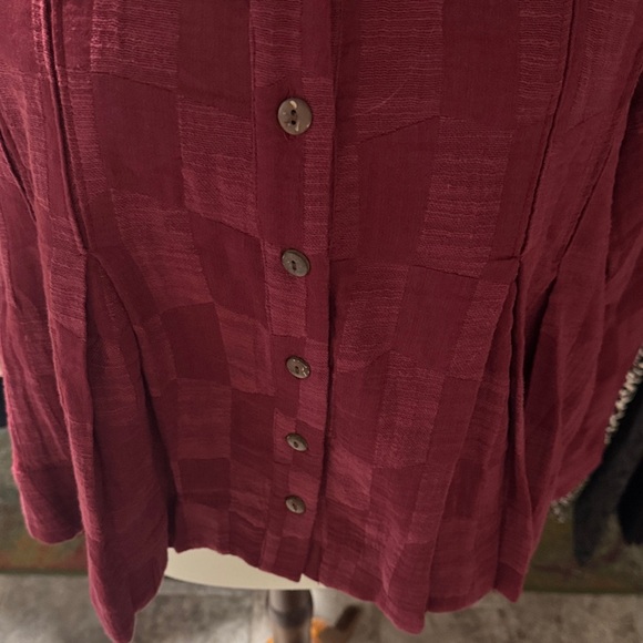 Tru Luxe Wine V-Neck Swing Shirt - Picture 4 of 14